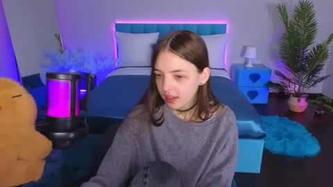 Lili Bakery online show from October 17, 2025, 4:59 am