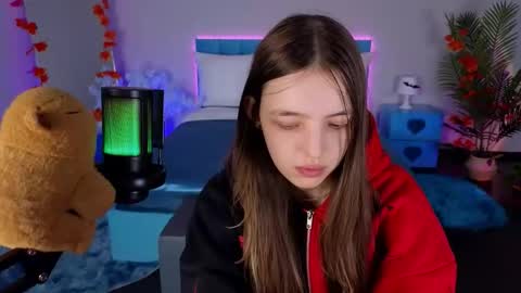 Lili Bakery online show from November 7, 2025, 4:01 am