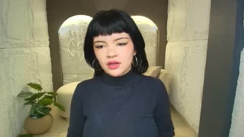 lilibeth_r online show from October 10, 2025, 12:48 pm