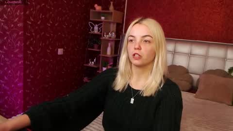 Lilie online show from February 5, 2025, 8:14 pm