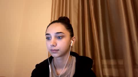 Lina online show from October 4, 2025, 10:08 pm