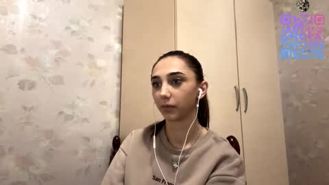 Lina online show from October 16, 2025, 10:11 pm