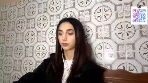 Lina online show from November 28, 2025, 10:34 pm