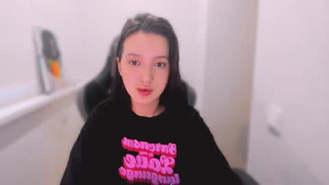 Snapshot of lililaluna chatting on January 30, 2025, 12:37 pm             ...  online show from January 30, 2025, 12:37 pm