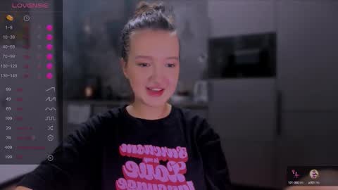 Snapshot of lililaluna chatting on September 23, 2025, 6:55 pm             ...  online show from September 23, 2025, 6:55 pm