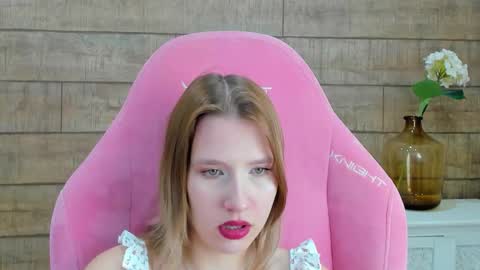Snapshot of lililinn chatting on October 20, 2025, 4:57 am LiliLinn online show from October 20, 2025, 4:57 am