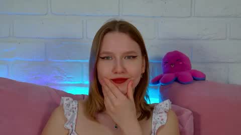 LiliLinn online show from April 25, 2026, 1:41 pm