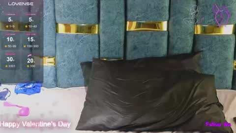 lilimini online show from February 15, 2025, 11:47 pm