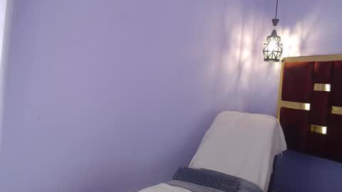 lilimini online show from September 8, 2025, 7:35 pm