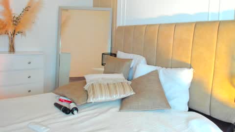 Lili  online show from January 12, 2025, 3:17 am