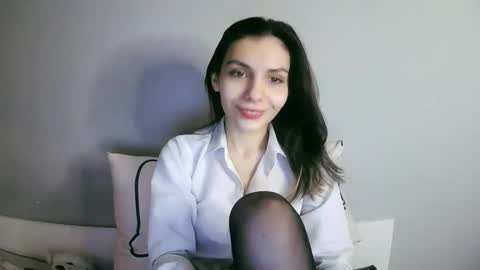 lilirose online show from February 14, 2025, 3:47 pm