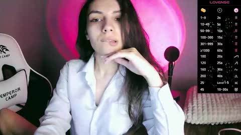lilirose online show from September 20, 2025, 2:07 pm