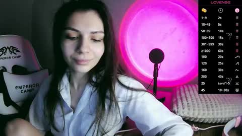 lilirose online show from September 24, 2025, 2:42 pm