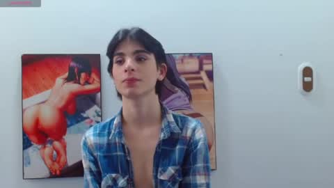 lilit233 online show from January 9, 2026, 6:42 pm