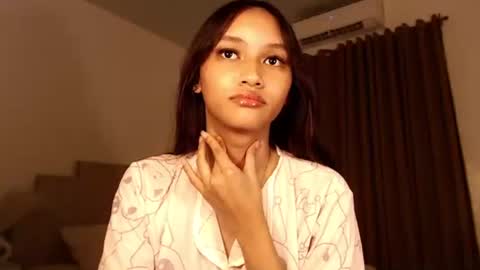 Chloe online show from September 21, 2025, 2:57 am