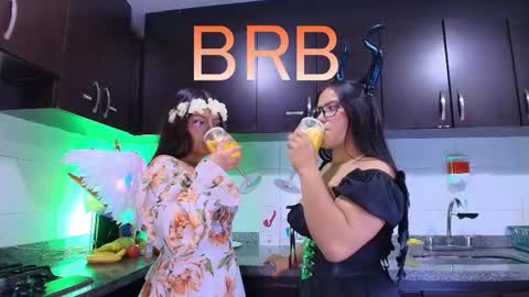 Lilith and Khloe  online show from November 6, 2025, 11:22 am