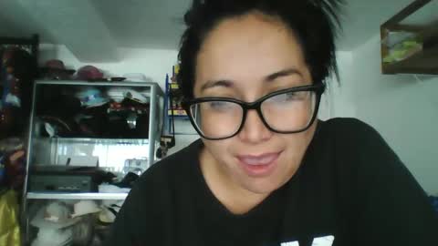 Laura lopez online show from September 27, 2025, 3:39 pm