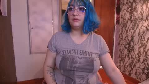   online show from October 1, 2025, 7:53 pm