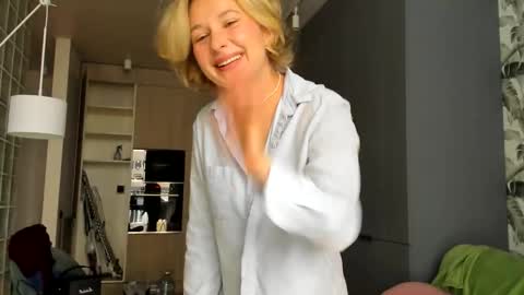 lilith online show from December 21, 2025, 11:17 am