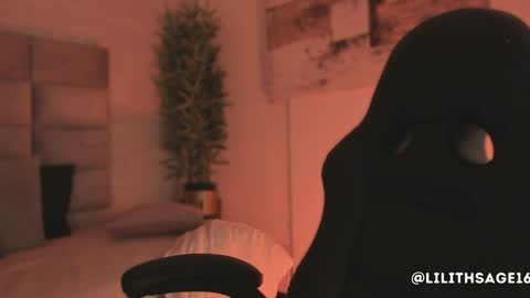 lilith_sage_ online show from March 31, 2026, 8:31 pm