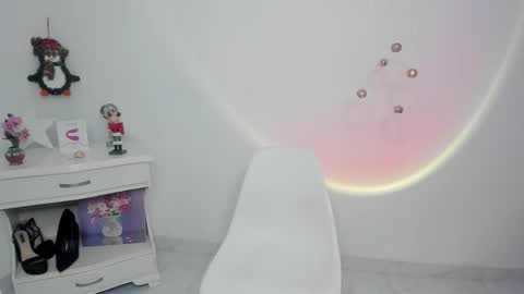 Snapshot of lilith_vision chatting on December 19, 2025, 5:36 am Alejandra online show from December 19, 2025, 5:36 am