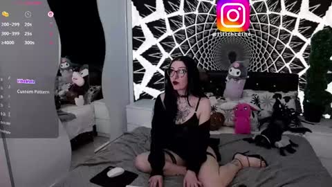 Lilith Caine online show from April 17, 2026, 10:24 pm