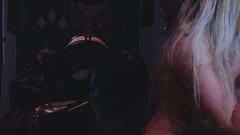 lilithmystic01 online show from February 22, 2025, 4:40 pm