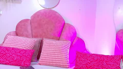 lilithsmith__ online show from September 13, 2025, 11:32 am