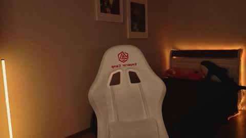 Snapshot of lillenul chatting on November 18, 2025, 8:41 am OLIVIAPVT IS OPEN online show from November 18, 2025, 8:41 am