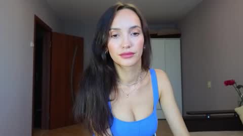 Lillian online show from October 15, 2025, 9:42 am