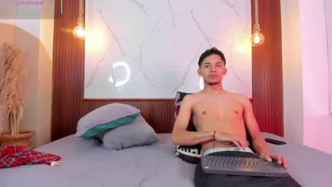 Snapshot of lillian_lee1 chatting on May 21, 2026, 5:42 pm lillian_lee1 online show from May 21, 2026, 5:42 pm