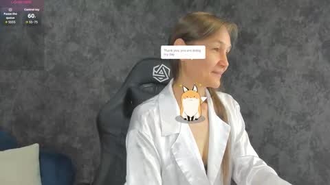 lillian_white1 online show from September 28, 2025, 11:54 pm