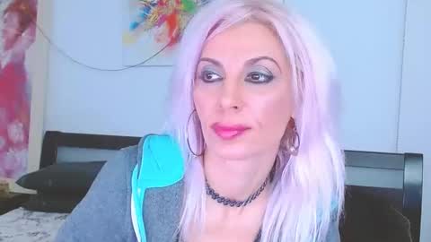 Lara online show from February 4, 2025, 10:02 pm
