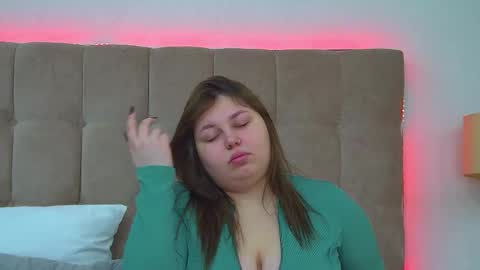 Snapshot of lillianhaig chatting on February 9, 2025, 6:37 pm LillianHaig online show from February 9, 2025, 6:37 pm