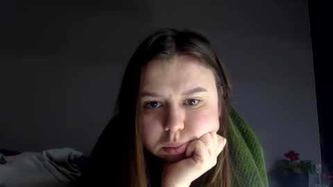Lily online show from October 13, 2025, 6:13 am