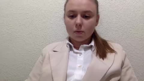 Lily online show from October 18, 2025, 11:00 am