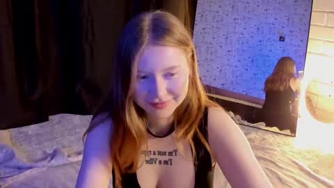 Snapshot of lillie_berry chatting on October 8, 2025, 4:43 am lillie_berry online show from October 8, 2025, 4:43 am