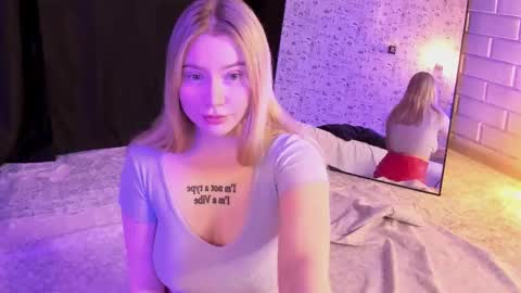 lillie_berry online show from November 14, 2025, 4:55 am