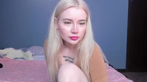 lillie_berry online show from May 15, 2026, 4:52 am