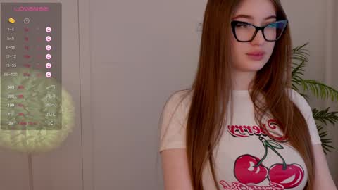 Lilly Colins online show from February 1, 2025, 2:56 pm