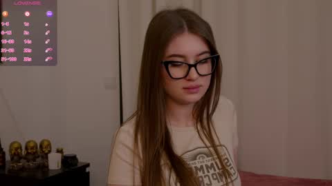 Lilly Colins online show from February 9, 2025, 8:24 pm