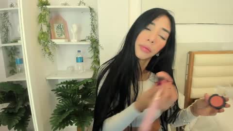 Sweety Lilly Love  online show from December 19, 2024, 4:02 pm