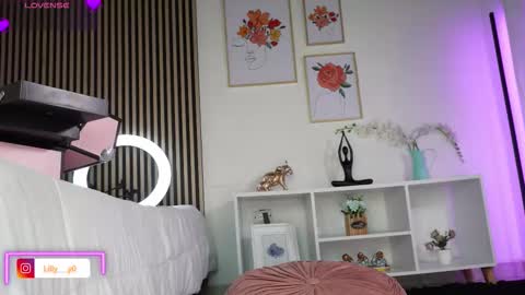 Snapshot of lilly_dollss chatting on February 4, 2026, 1:17 pm Sofia online show from February 4, 2026, 1:17 pm