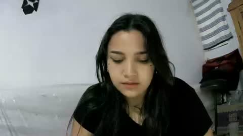 Snapshot of lilly_ocean22 chatting on February 8, 2026, 1:25 pm Sey - Lilly online show from February 8, 2026, 1:25 pm