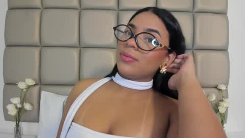 Snapshot of lilly_williamss chatting on June 5, 2026, 6:52 am Lilly online show from June 5, 2026, 6:52 am