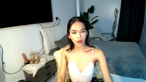 Snapshot of lillyholland_xx chatting on February 20, 2025, 12:47 pm lillyholland online show from February 20, 2025, 12:47 pm