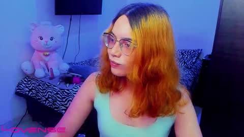 Lilly3 online show from September 24, 2025, 4:54 pm