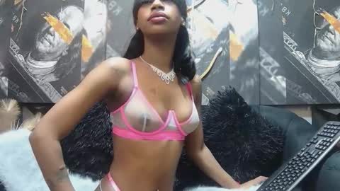 Snapshot of lilmissbaddiexxx chatting on May 30, 2026, 7:00 pm lilmissbaddiexxx online show from May 30, 2026, 7:00 pm