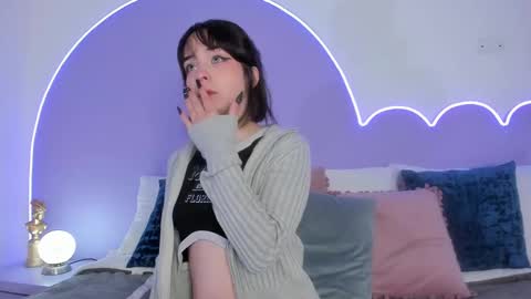 Lilou online show from February 11, 2025, 2:57 pm