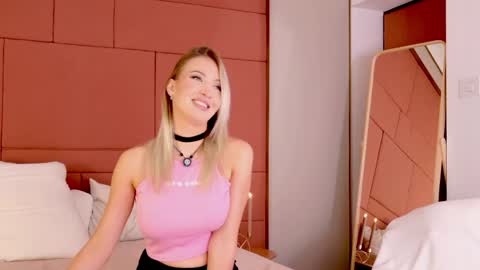 Lilou  online show from April 9, 2026, 12:32 pm